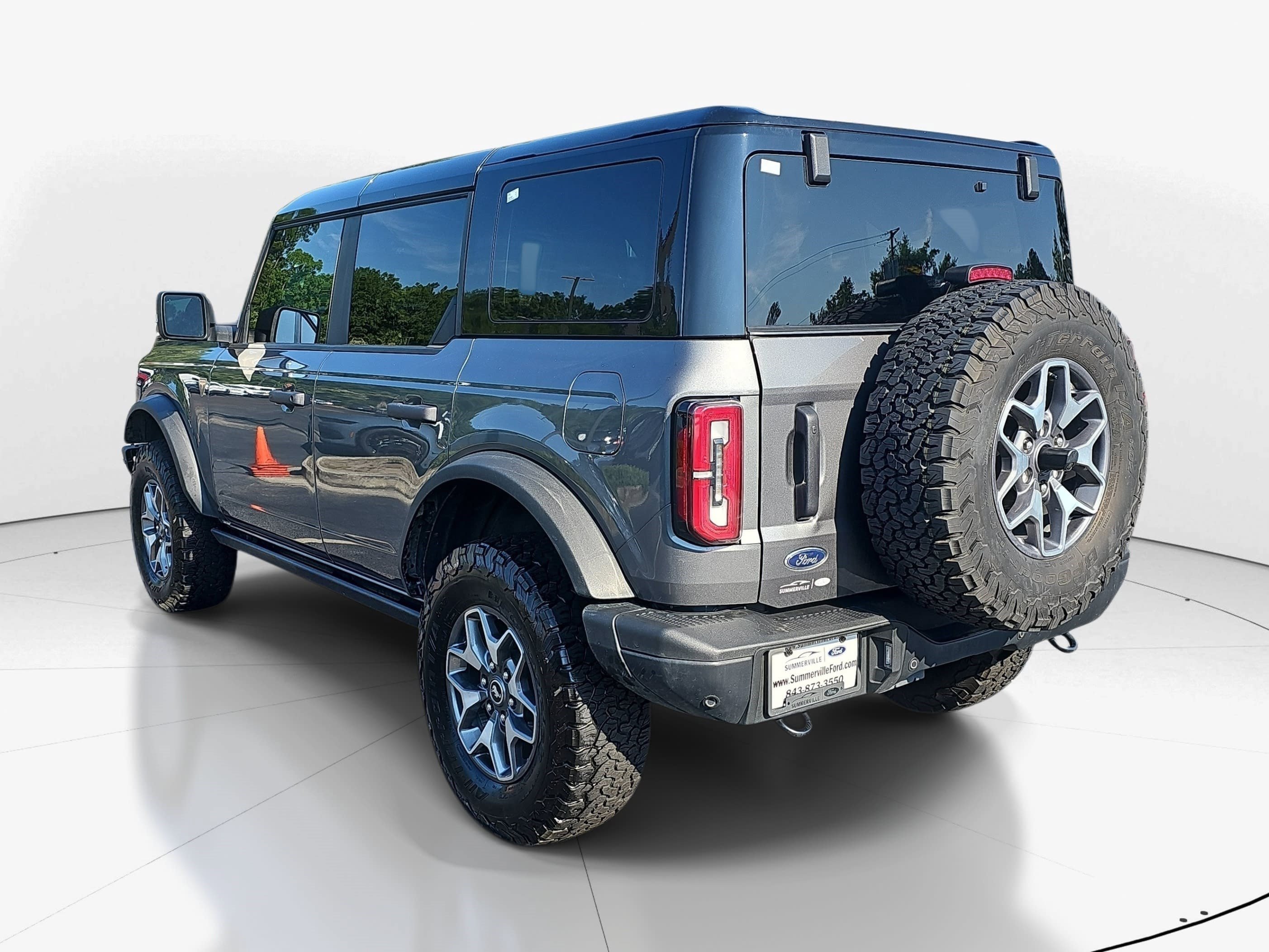 Used 2025 Gray Metallic Ford Badlands image 4