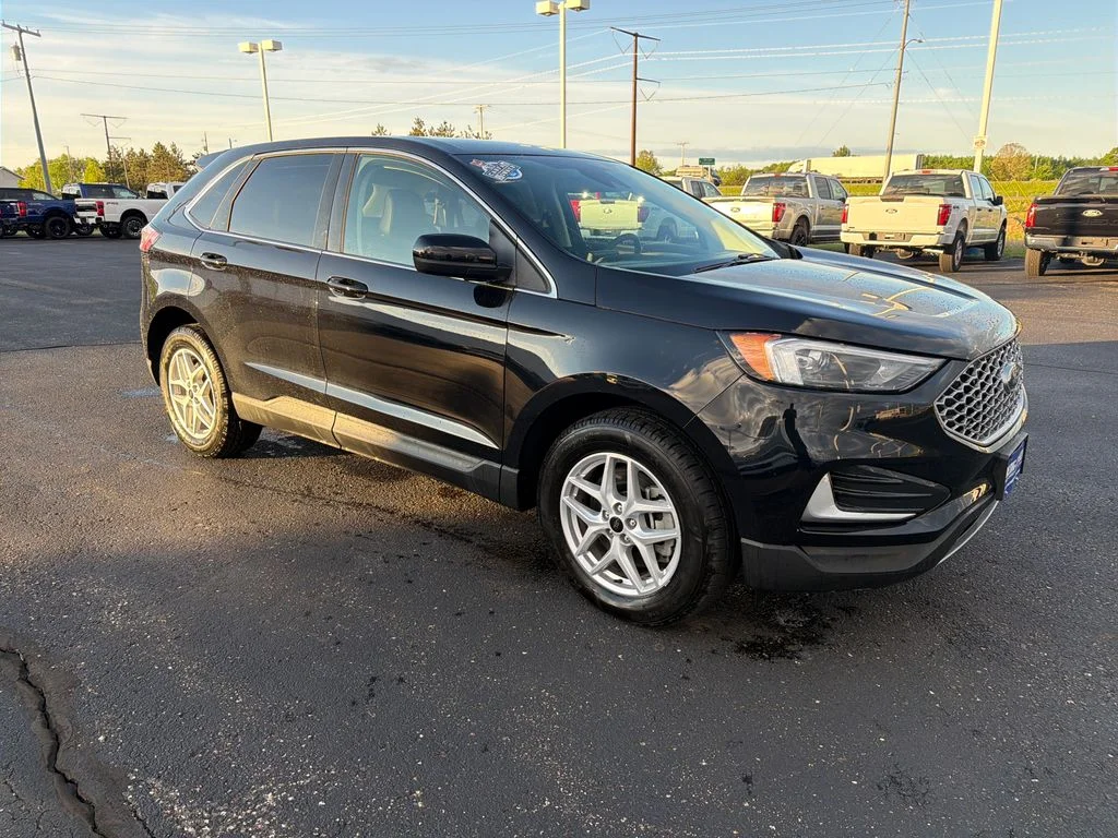 Used 2024 Black Ford SEL image 7