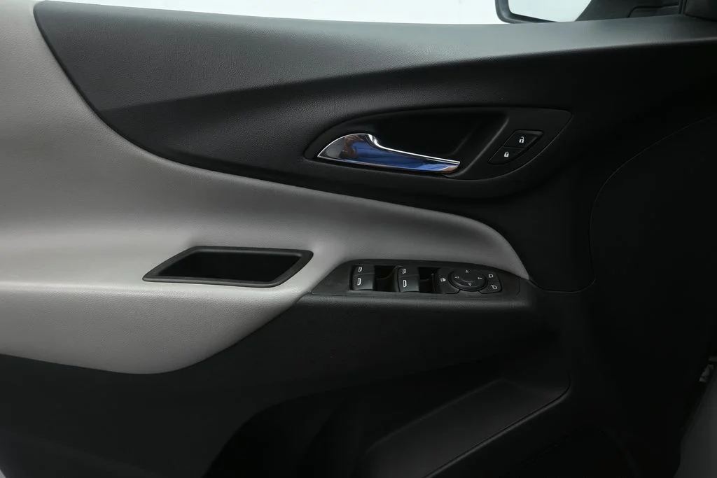 Used 2021 Summit White Chevrolet LS image 23
