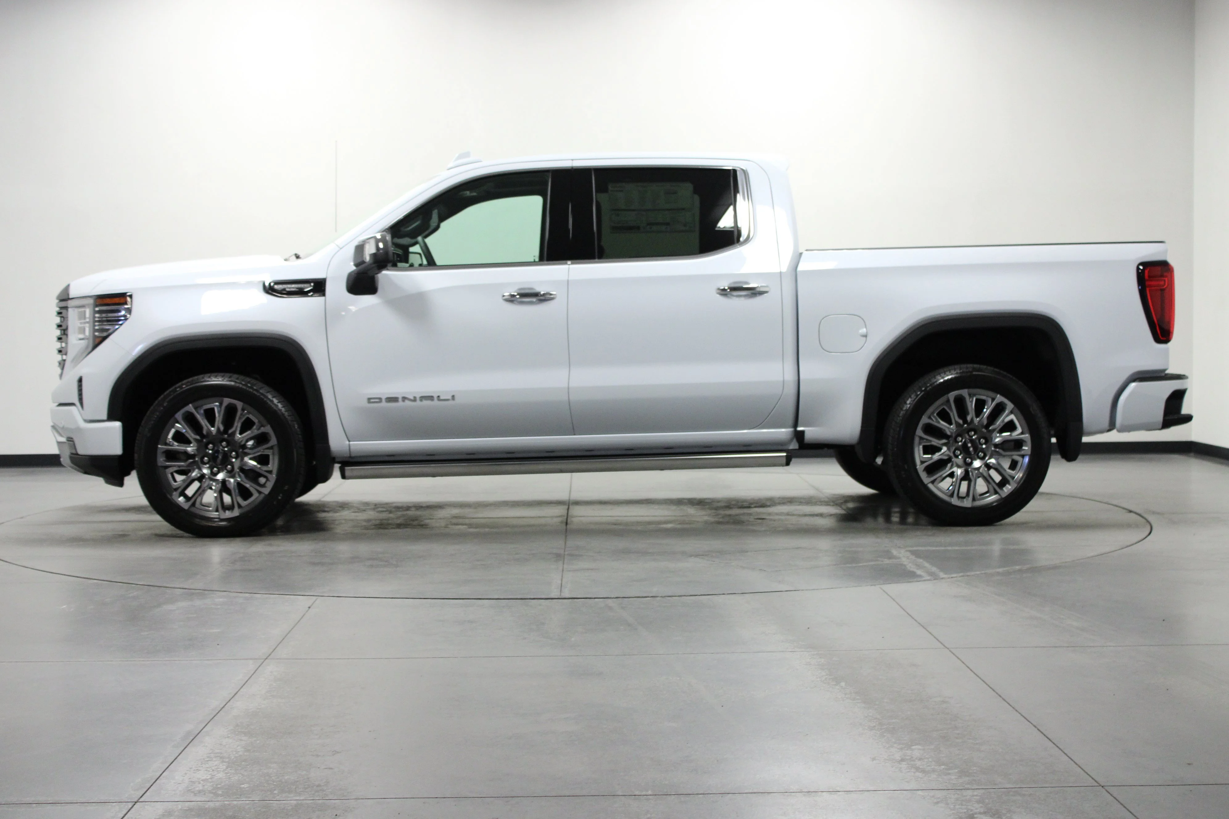 New 2026 Glacier White Tricoat GMC Denali Ultimate image 7