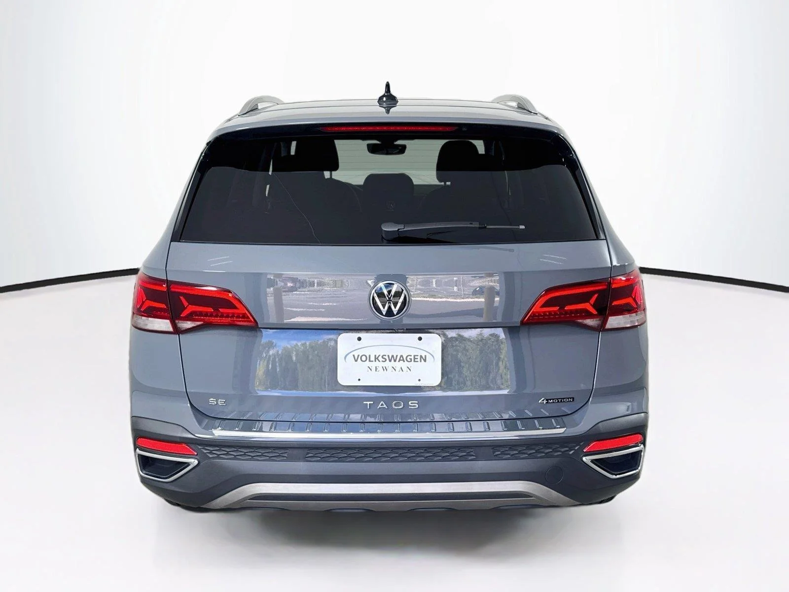 Used 2023 Pure Gray Volkswagen SE image 5