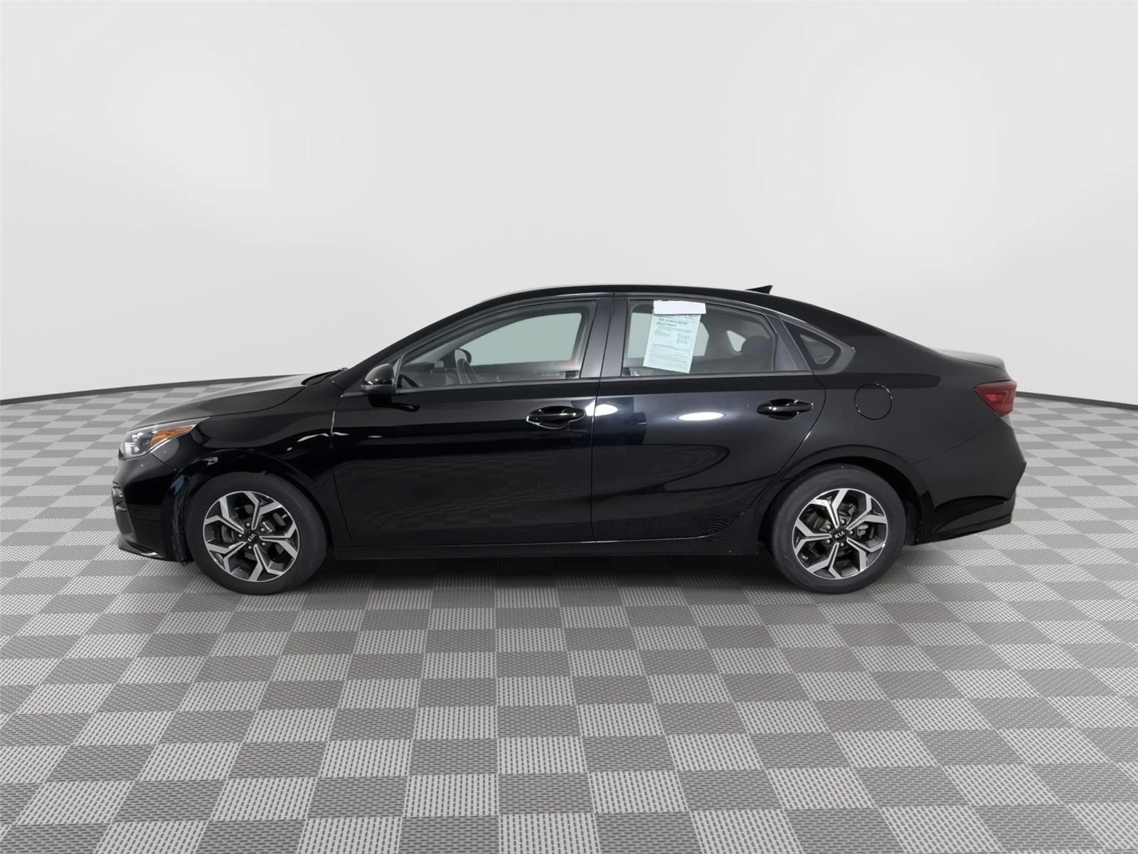 Used 2019 Aurora Black Pearl Kia LXS image 4