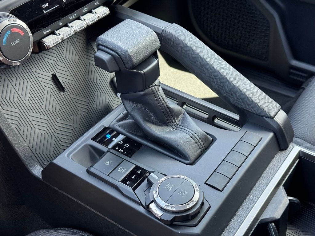 2025 Toyota Tacoma SR5 - Photo 22
