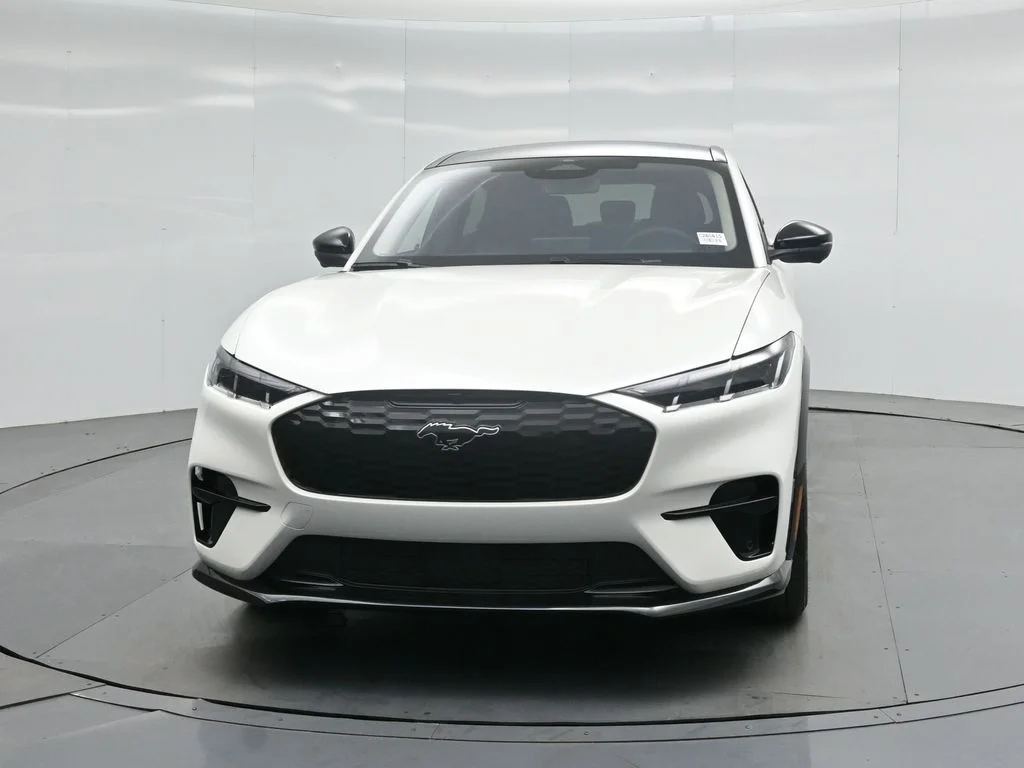 New 2026 Star White Metallic Tri-coat Ford Premium image 54