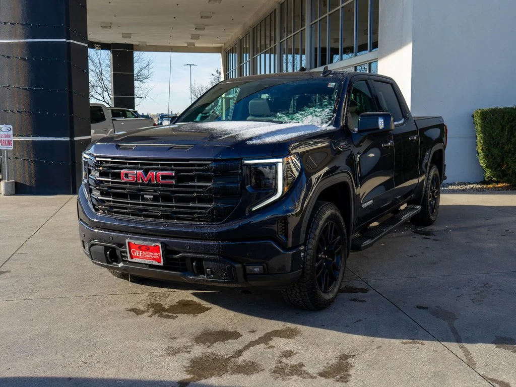Used 2026 Silver GMC Elevation image 3