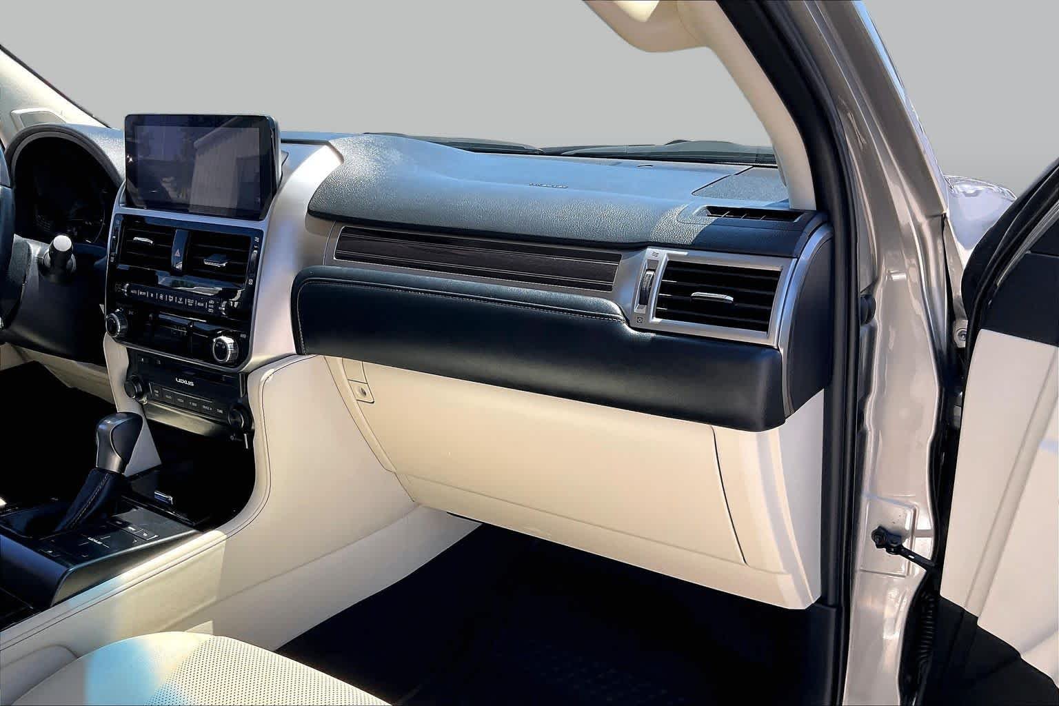 Used 2023 Atomic Silver Lexus Premium image 19