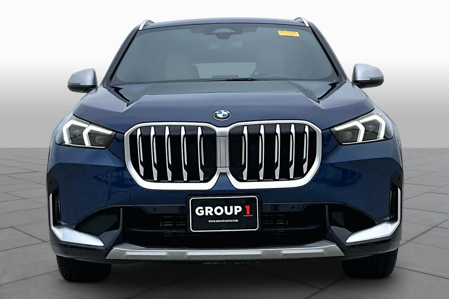 Used 2023 Phytonic Blue Metallic BMW xDrive28i image 4