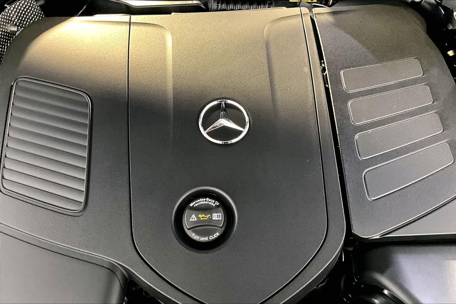 New 2027 Graphite Grey Metallic Mercedes-Benz GLC 300 image 15
