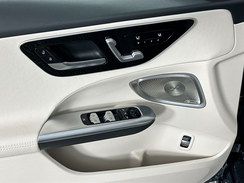 New 2026 Selenite Grey Metallic Mercedes-Benz C 300 image 18