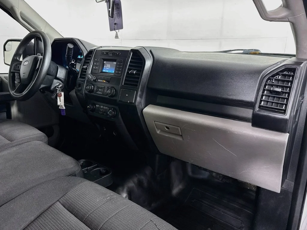 Used 2019 White Ford XL image 29