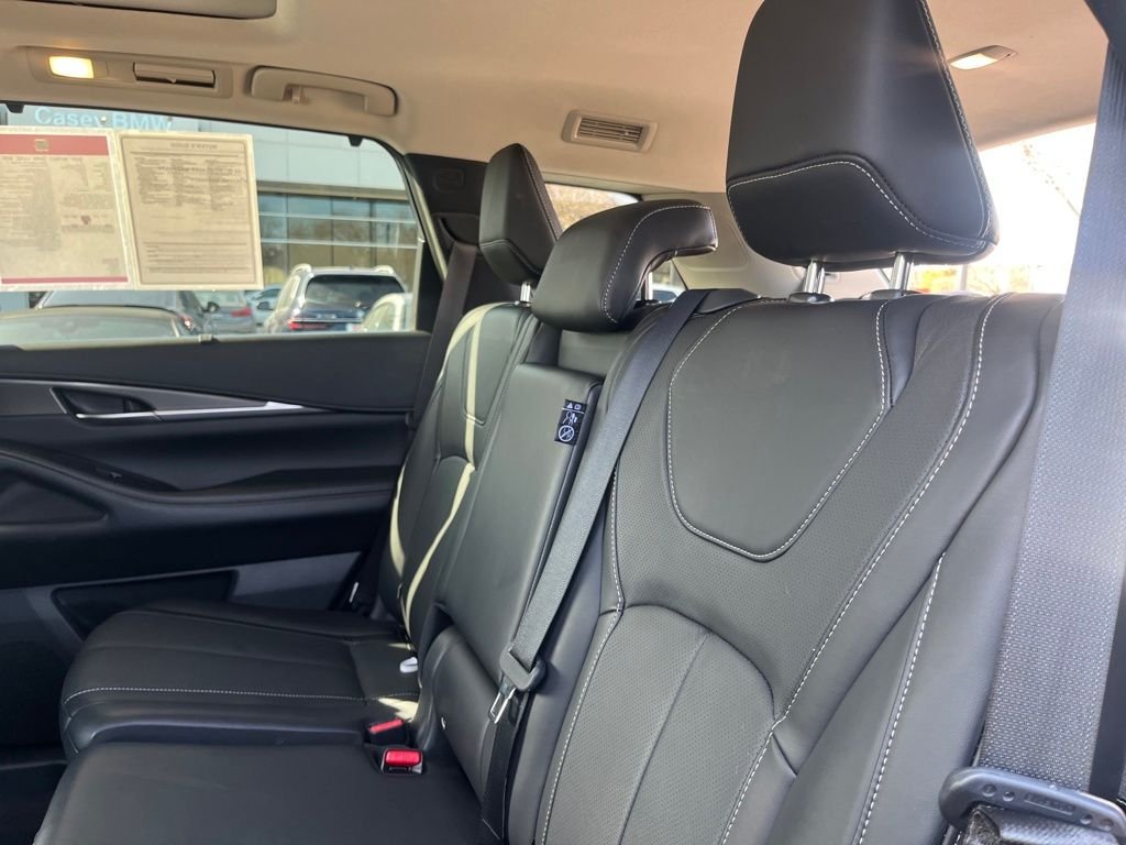 Used 2023 Black INFINITI LUXE image 14