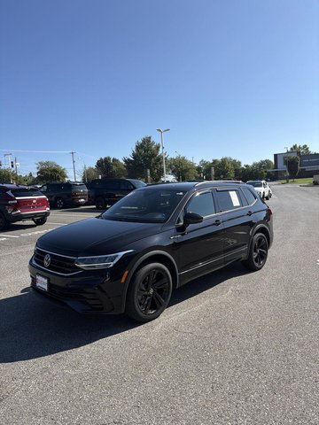 2023 Volkswagen Tiguan SE R-Line Black