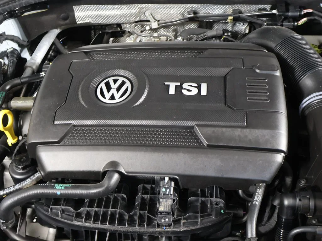 Used 2025 Gray Volkswagen 2.0T Autobahn image 18