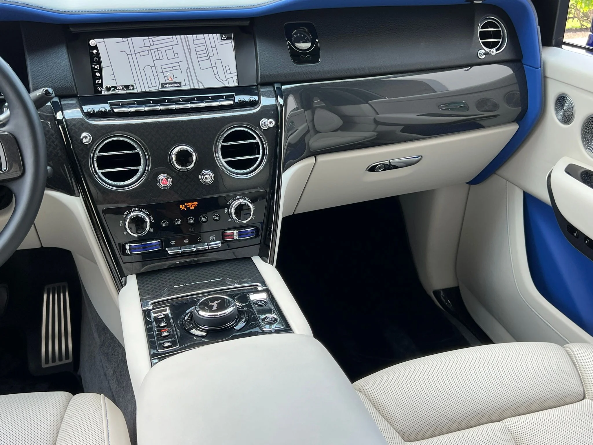 Used 2024 Blue Rolls-Royce Black Badge image 31