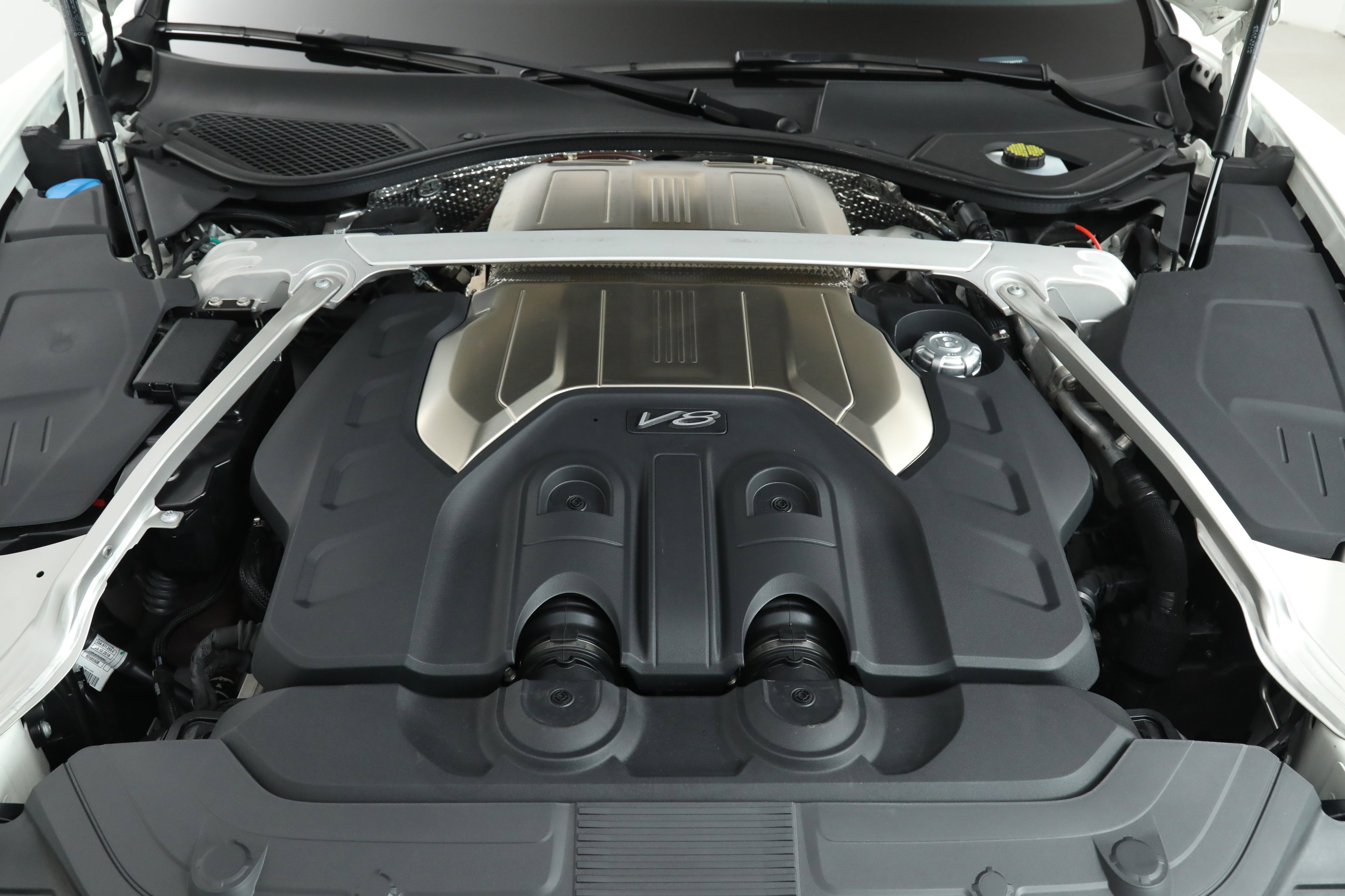 Used 2022 White Bentley GT V8 Convertible image 32