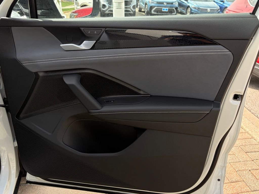 New 2026 Opal White W/Deep Black Roof Volkswagen 2.0T SE R-Line Black image 19