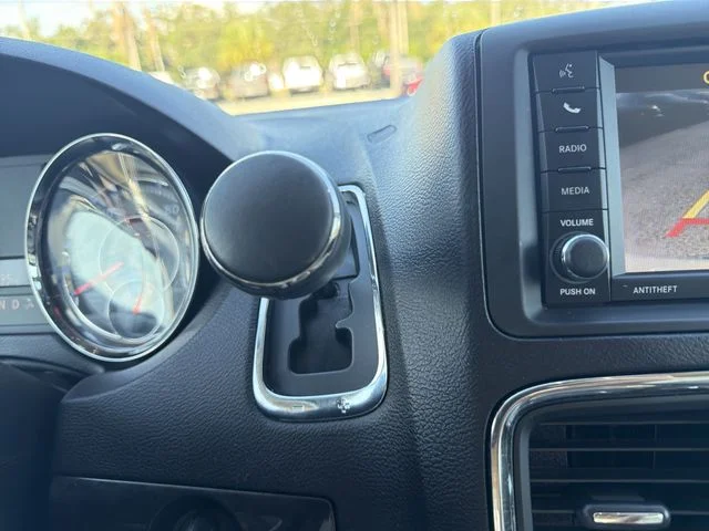 Used 2015 Silver Chrysler LX image 24