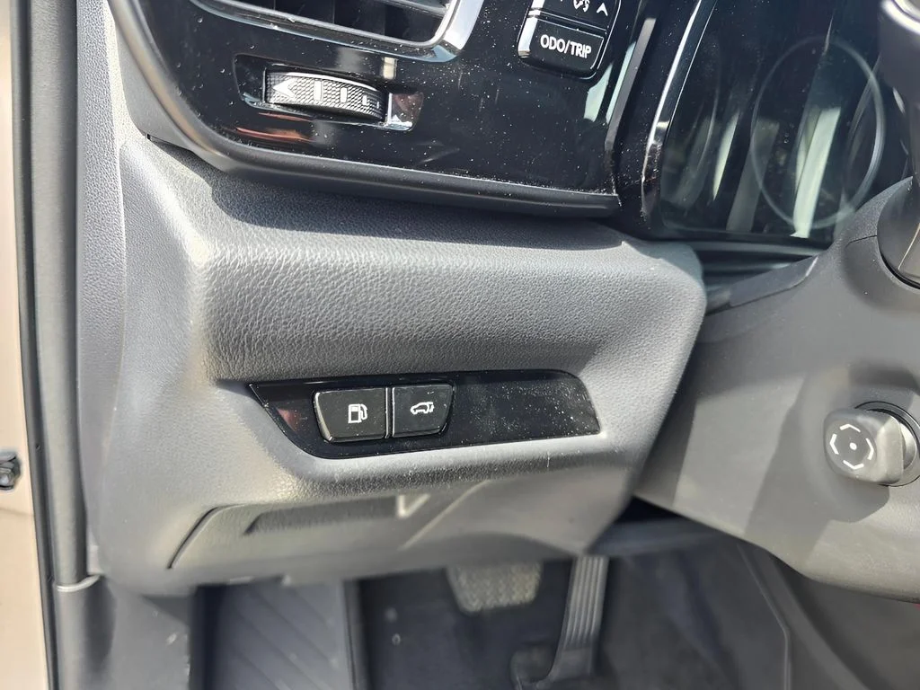 Used 2022 Atomic Silver Lexus Premium image 22