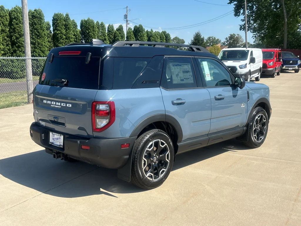 New 2026 Azure Gray Metallic Tri-Coat Ford Outer Banks® image 4