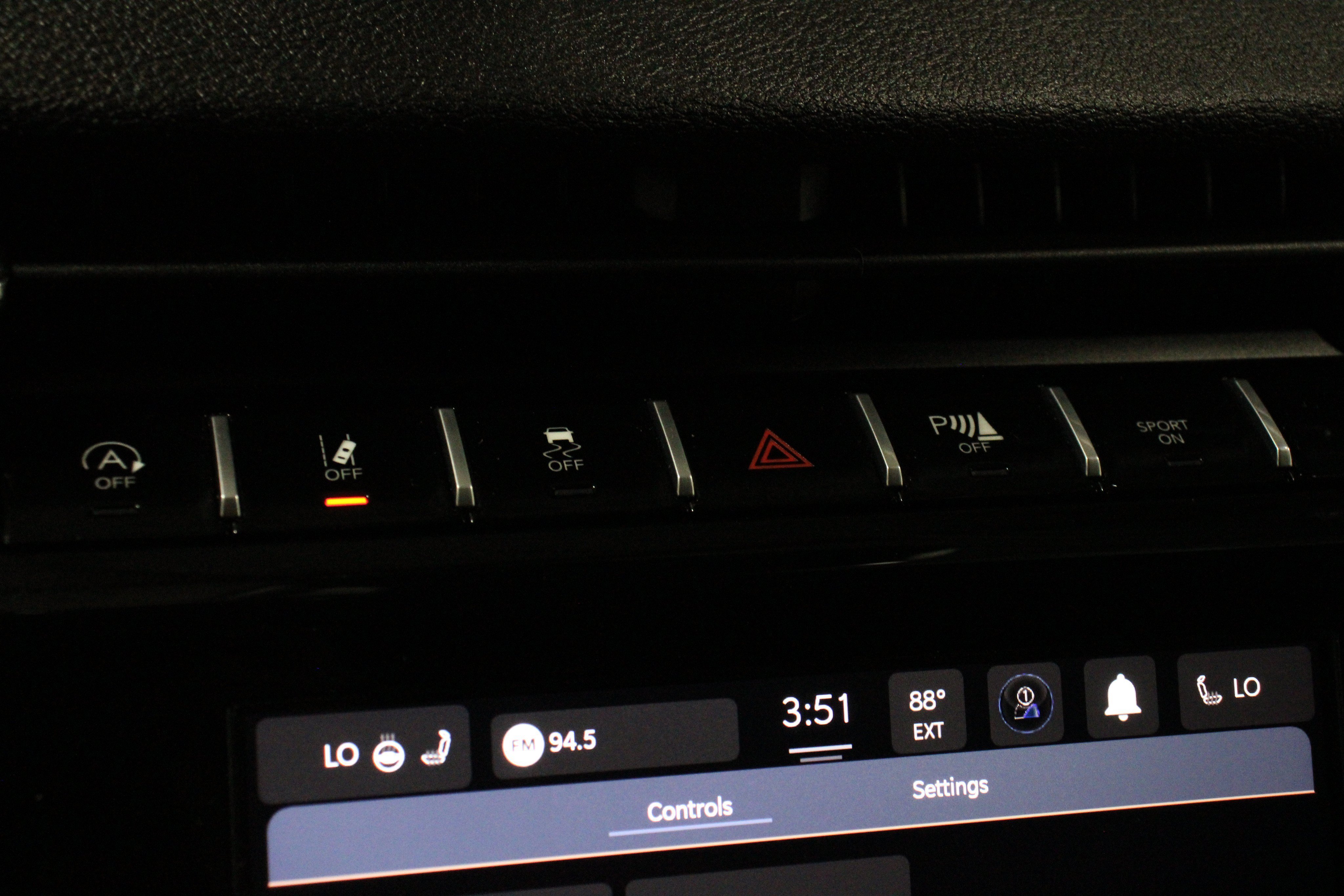 Used 2025 Silver Zynith Jeep Altitude image 19