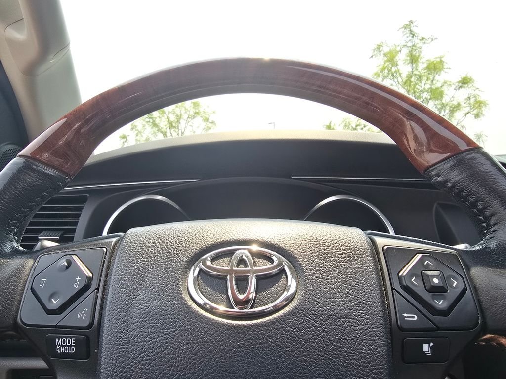 Used 2018 Magnetic Gray Metallic Toyota Platinum image 29