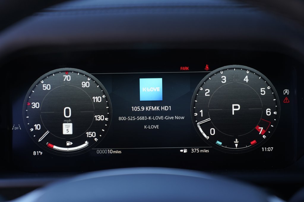 New 2026 Woolstone Green Land Rover X-Dynamic SE image 13