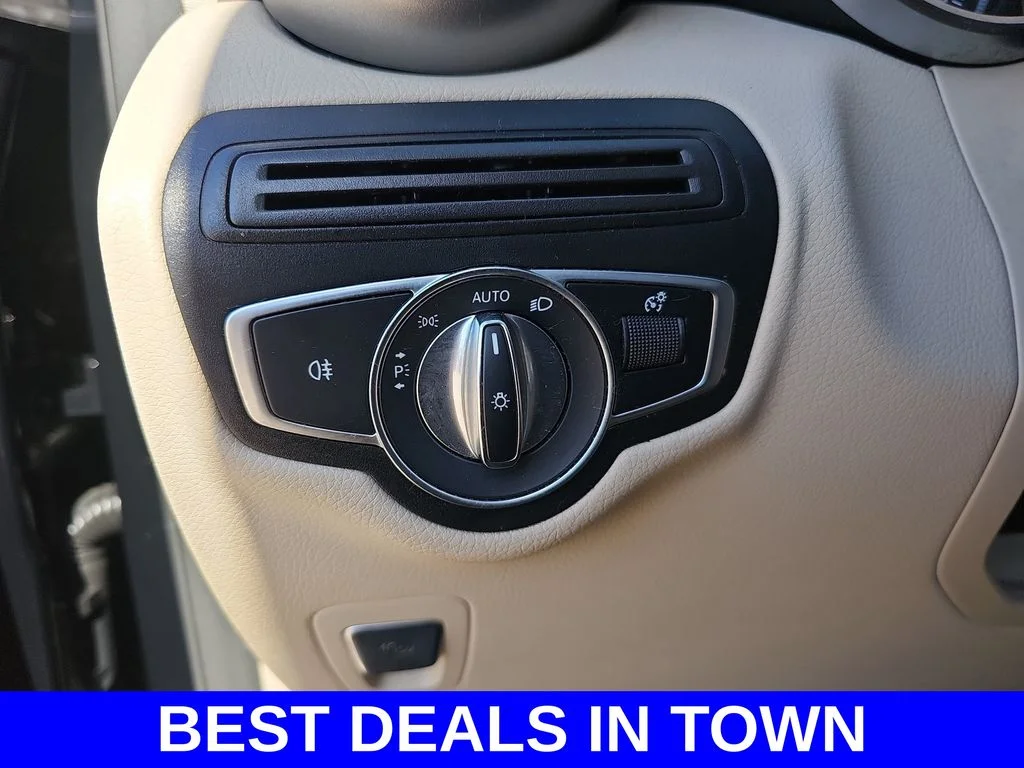 Used 2019 Black Mercedes-Benz GLC 350e image 25