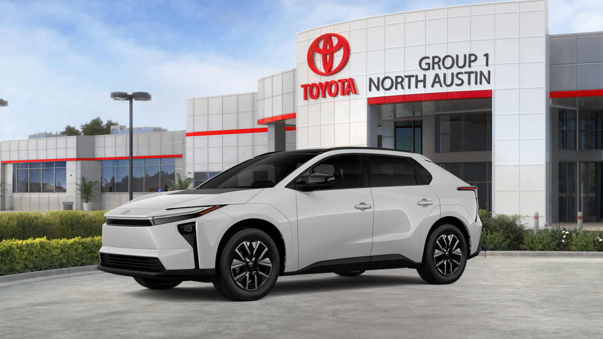New 2026 Wind Chill Pearl Toyota XLE image 2