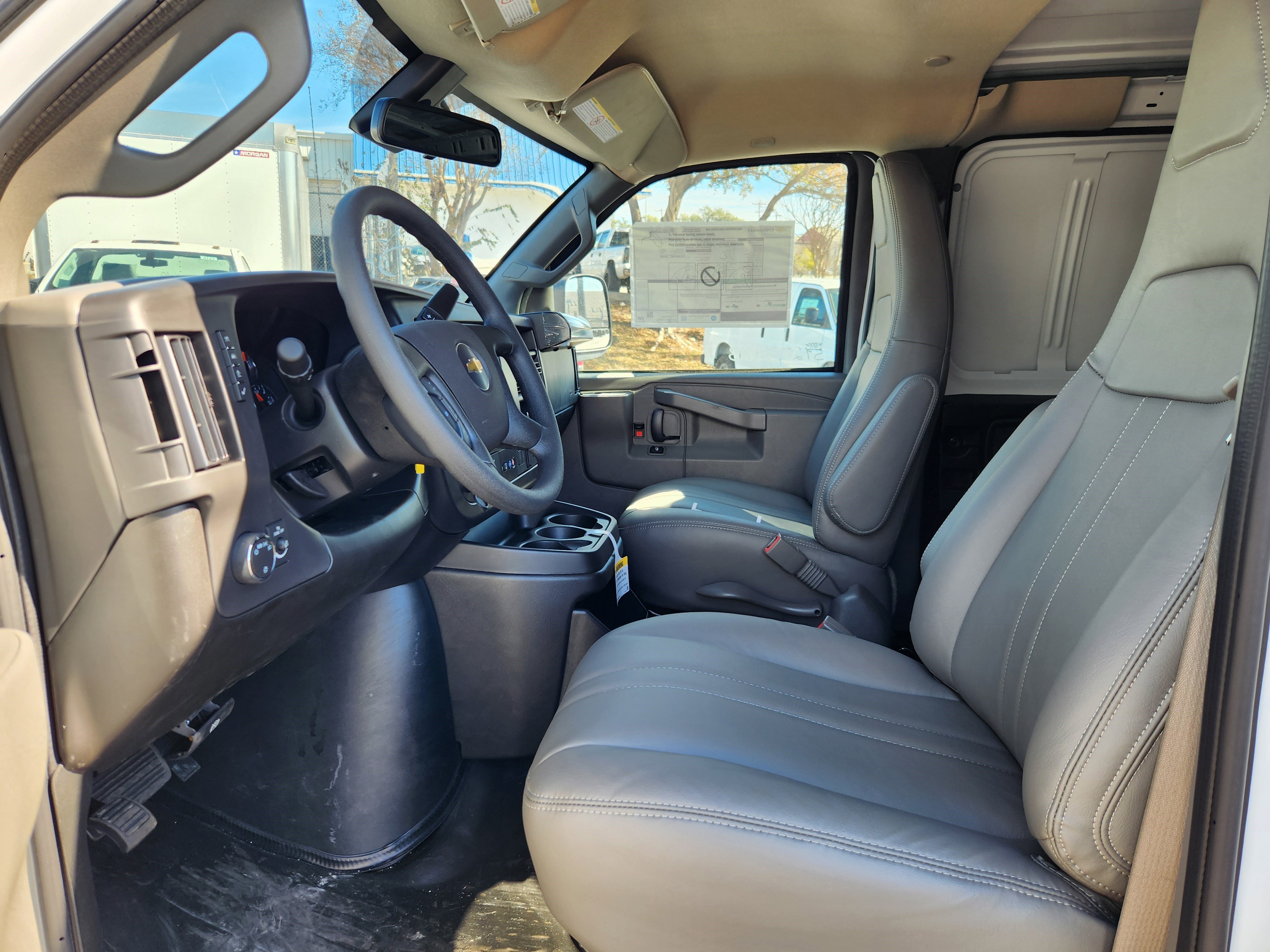 2025 Chevrolet Express Cargo Work Van - Photo 9