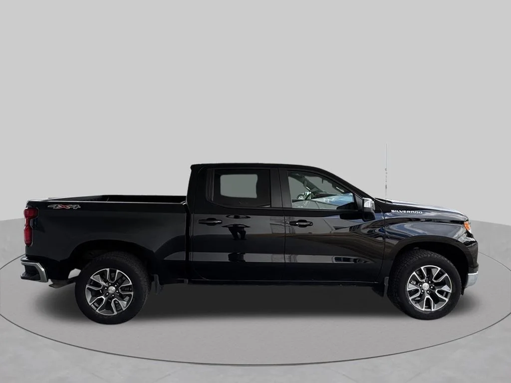Used 2023 Black Chevrolet LT image 7
