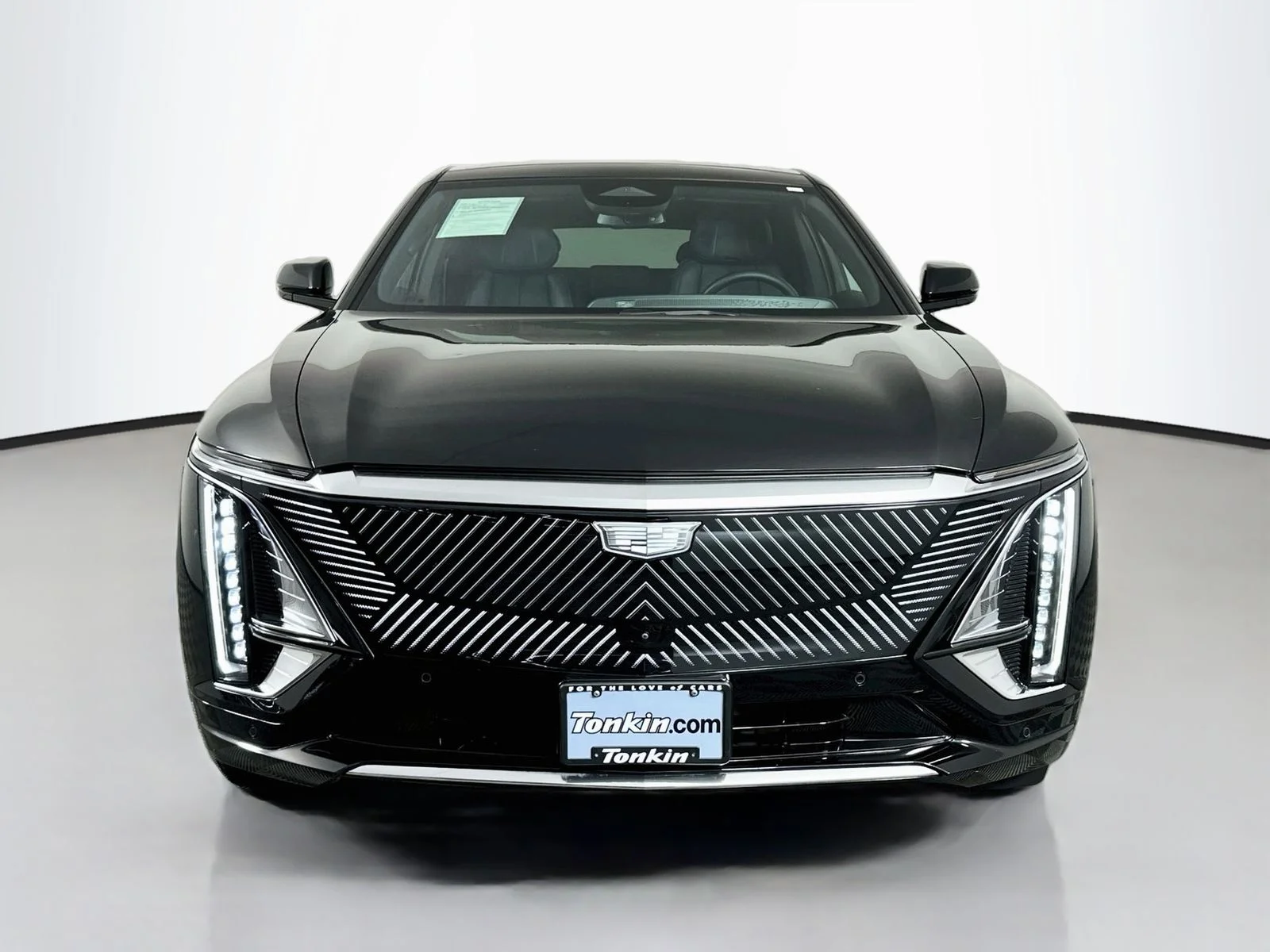 Used 2024 Cadillac LYRIQ Luxury 2 with VIN 1GYKPRRLXRZ117433 for sale in Portland, OR
