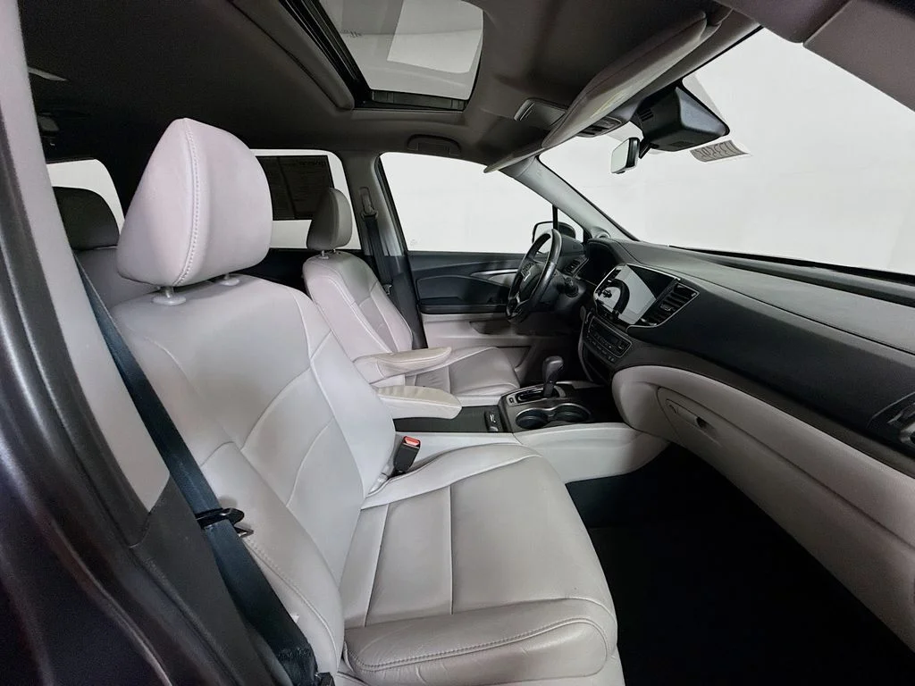 Used 2020 Gray Honda EX-L image 28