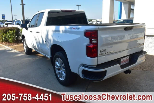 Used 2025 Summit White Chevrolet Custom image 8