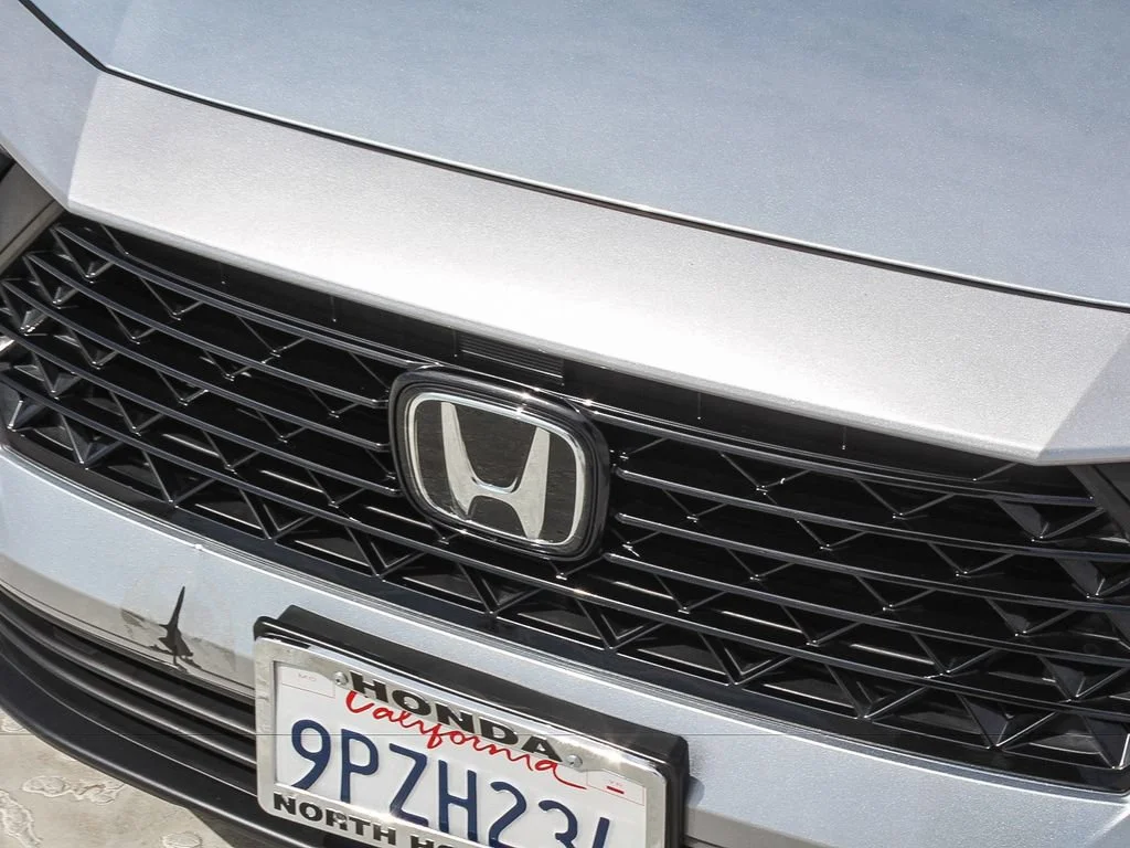 Certified Used 2025 Solar Silver Metallic Honda Sport image 32
