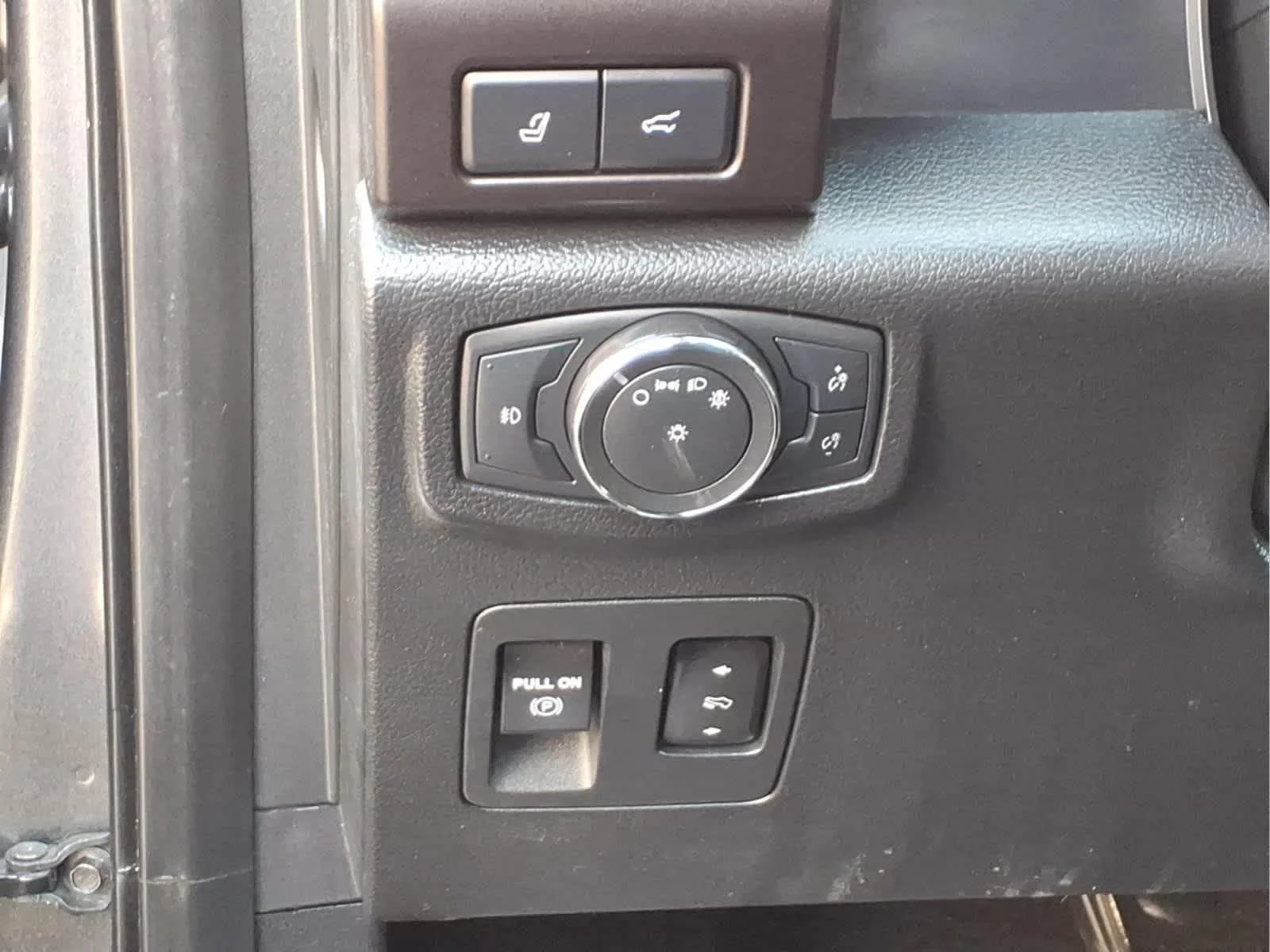 Used 2019 Magnetic Ford Limited image 13