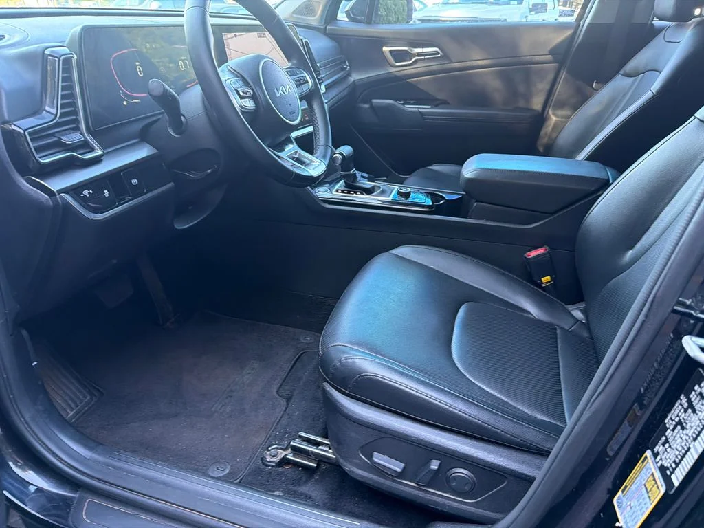 Used 2025 Black Kia EX image 9