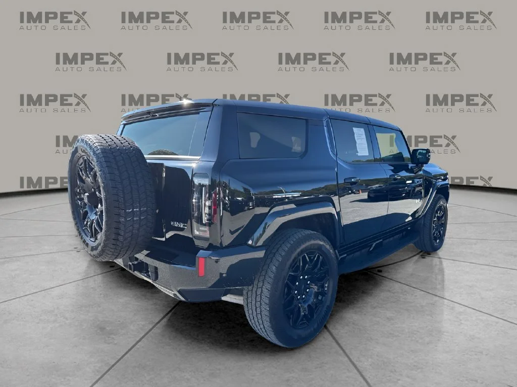 Used 2024 Black GMC 2X image 5