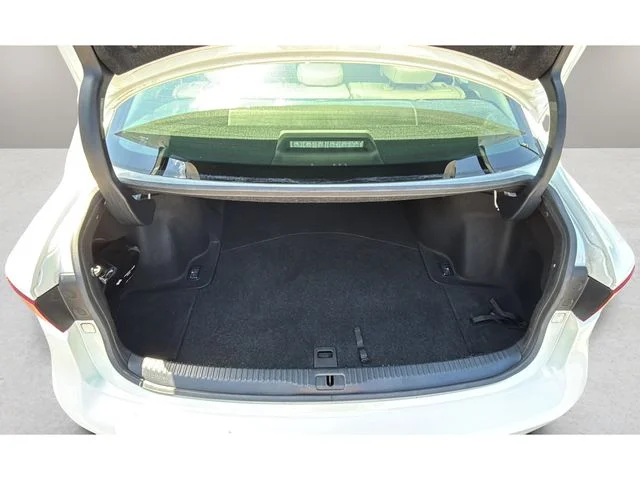 Used 2014  Lexus 250 image 32