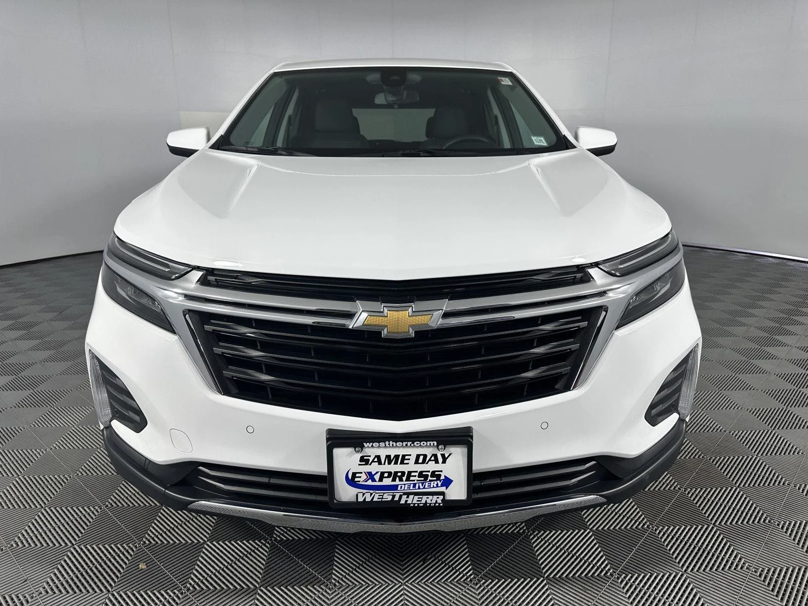 Used 2024 Summit White Chevrolet LT image 12
