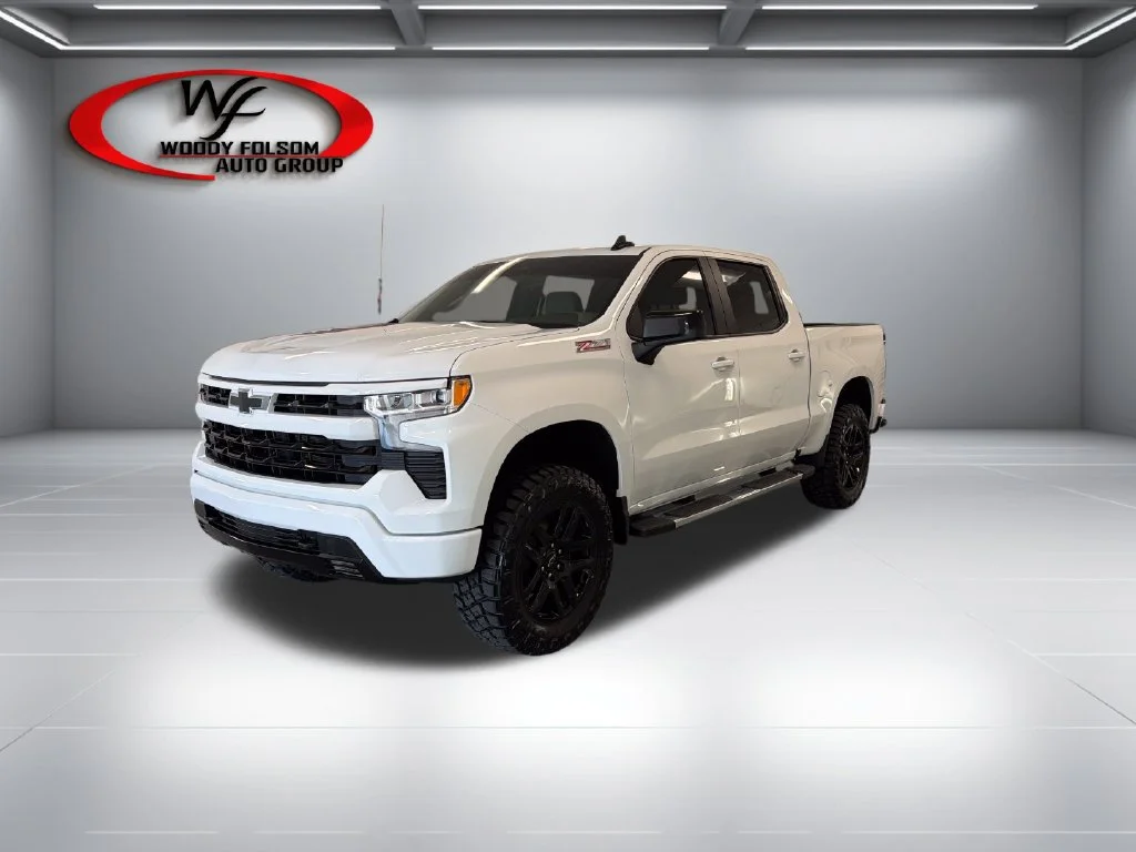 New 2026 Summit White Chevrolet RST image 3