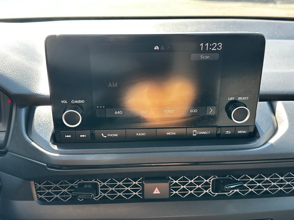 Used 2024  Honda LX image 25