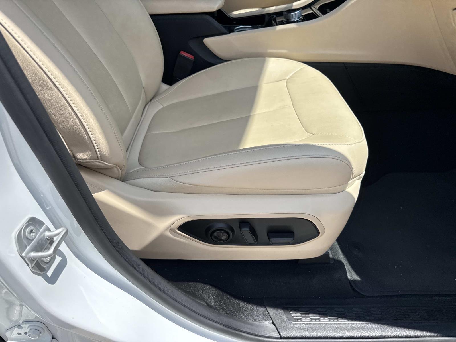 Used 2023 Bright White Clearcoat Jeep Limited image 11