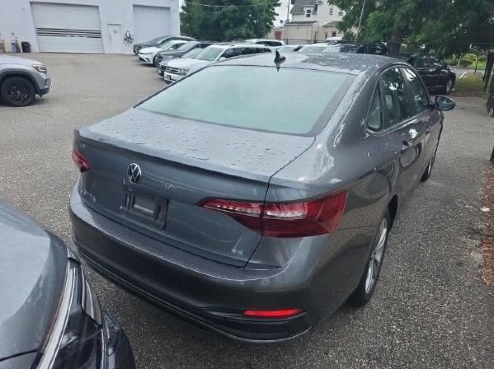 Used 2022 Platinum Gray Metallic Volkswagen SE image 3