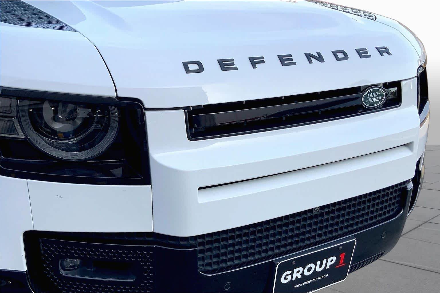 Used 2024 Fuji White Land Rover X-Dynamic SE image 29