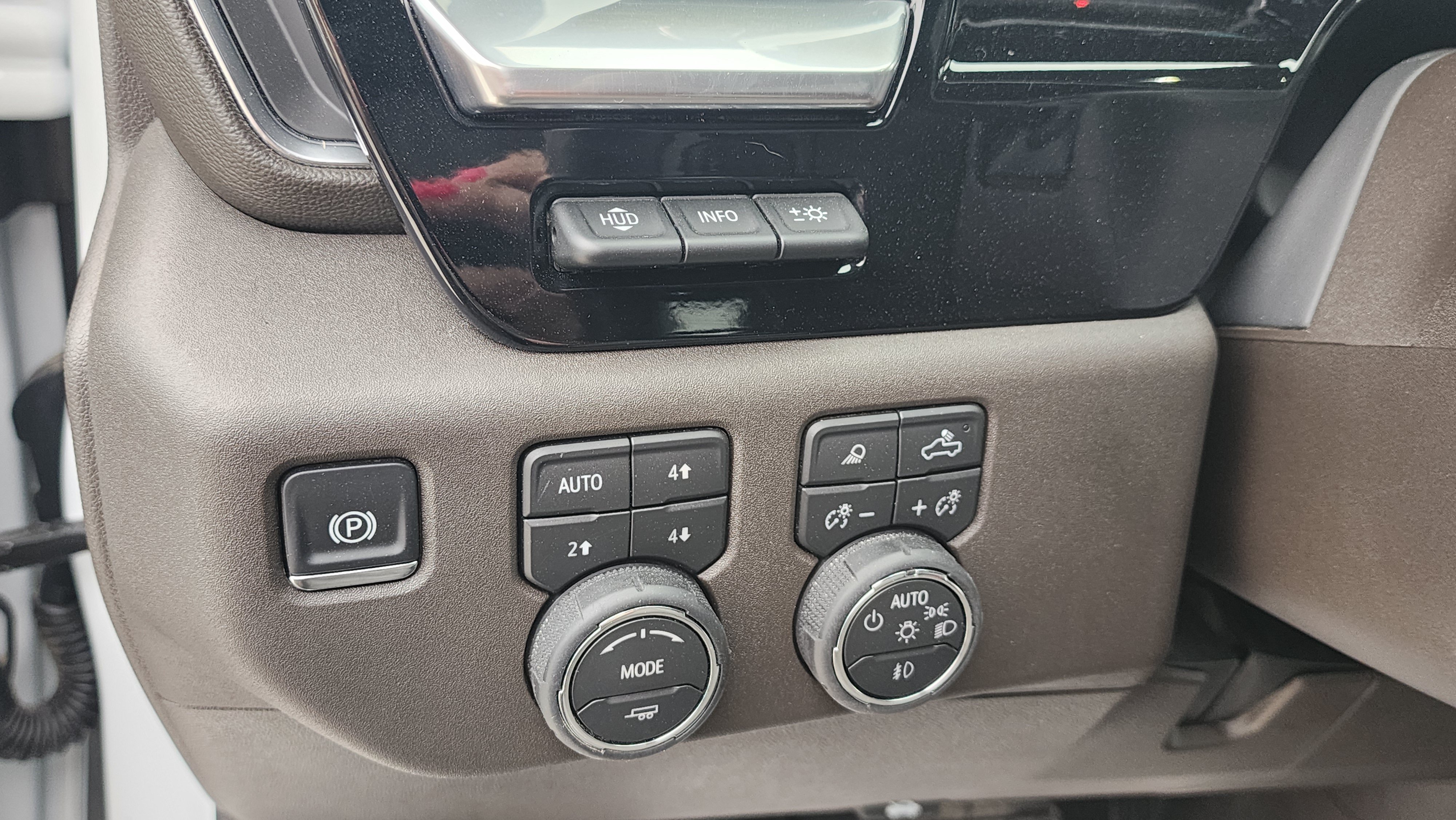2026 Chevrolet Silverado 3500HD LTZ - Photo 13