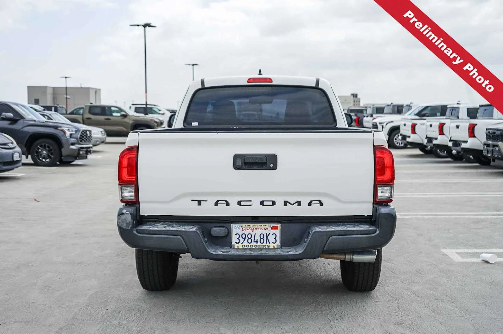 Used 2018 Super White Toyota SR image 7