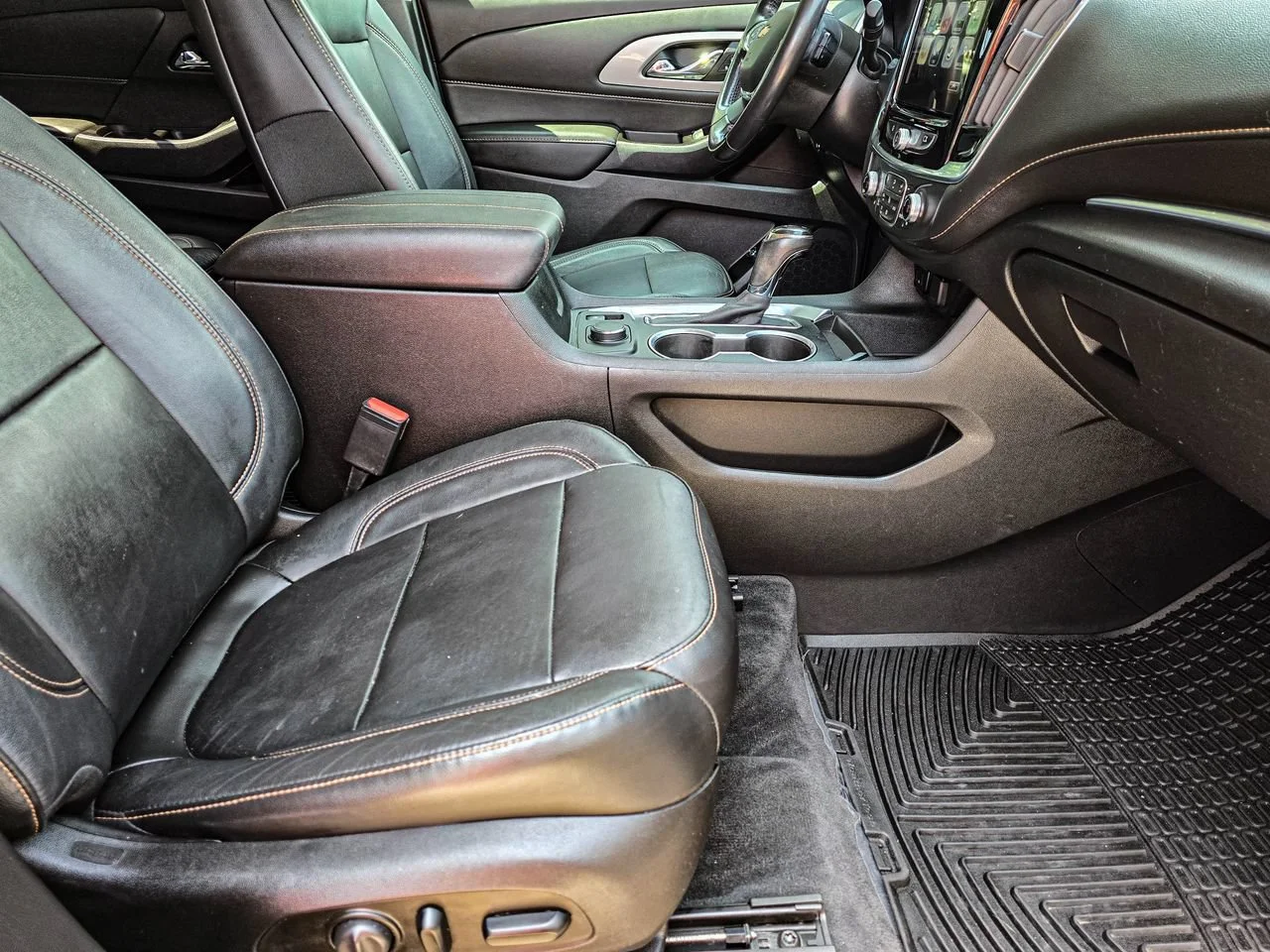 Used 2019 Graphite Chevrolet LT Leather image 43