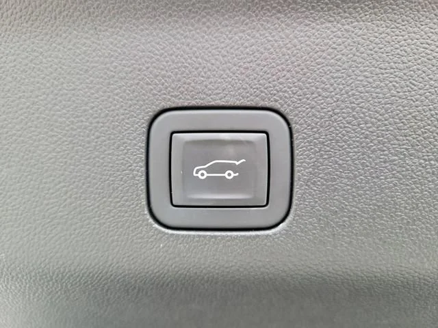 2025 Chevrolet Suburban Premier - Photo 11