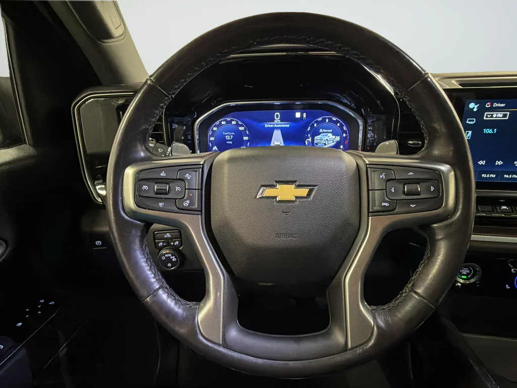 Used 2022 Gray Chevrolet LT image 31
