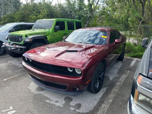 Used 2019 Red Dodge SXT image 1